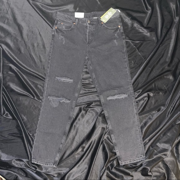 H&M Denim - H&M Loose Fit/Low Waist Boyfriend Jeans Size US8